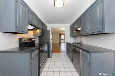 21 Harbour Village #C, Branford, CT 06405 - Photo 9