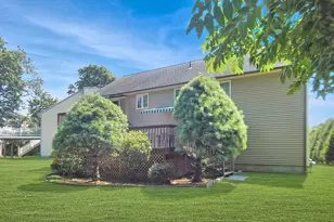 8 Hattie Ln, Milford, CT 06461 - Photo 3