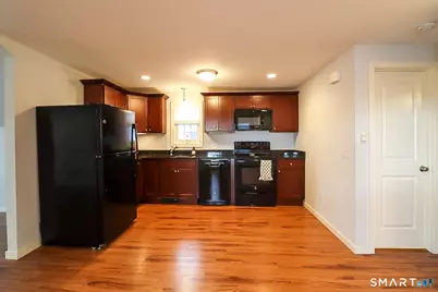 9 Brewer Street #4, New London, CT 06320 - Photo 5