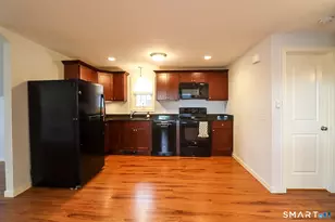 9 Brewer St, New London, CT 06320 - Photo 5