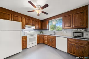 14 Wynwood Dr, Enfield, CT 06082 - Photo 3