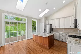 20 Brookside Ct, Newtown, CT 06470 - Photo 9