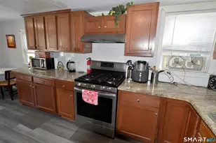 75 Palmetto Trail, East Haven, CT 06512 - Photo 9