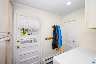150 Holmes Ave, Darien, CT 06820 - Photo 17
