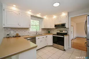 24 Valley View Dr, Windsor, CT 06095 - Photo 7