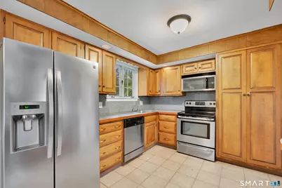 8 Stage Coach Road, Bristol, CT 06010 - Photo 3