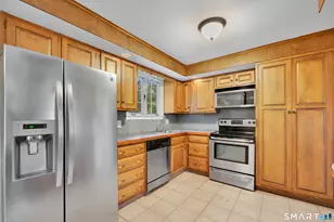 8 Stage Coach Rd, Bristol, CT 06010 - Photo 3