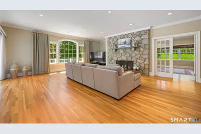 12 Woodbine Way, Stamford, CT 06903 - Photo 11