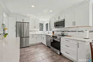 2 Rising Rd, Norwalk, CT 06850 - Photo 9