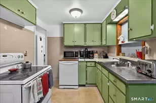 106 Moritz Pl, Fairfield, CT 06824 - Photo 13