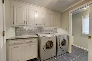 25 Country Ln, Glastonbury, CT 06073 - Photo 11