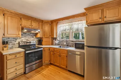 18 Leon Road, Bristol, CT 06010 - Photo 9