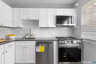 93 Park Ave, Danbury, CT 06810 - Photo 17