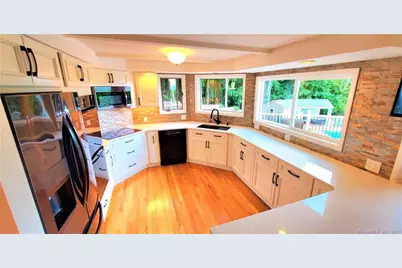 14 Vermillion Drive, Avon, CT 06001 - Photo 5