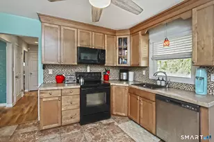 54 Bellevue Ave, West Haven, CT 06516 - Photo 13