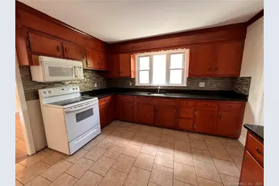 53 Pixlee Place #2nd FL, Bridgeport, CT 06610 - Photo 5
