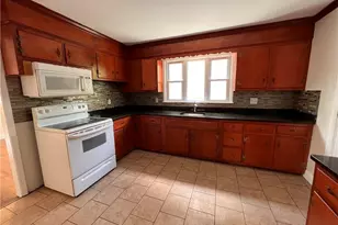 53 Pixlee Pl, Bridgeport, CT 06610 - Photo 5