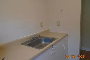 327 Augur St, Hamden, CT 06517 - Photo 5