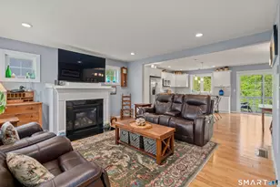 39 Chapman Chase, Windsor Locks, CT 06096 - Photo 3