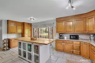 72 Old Post Rd, Wethersfield, CT 06109 - Photo 9
