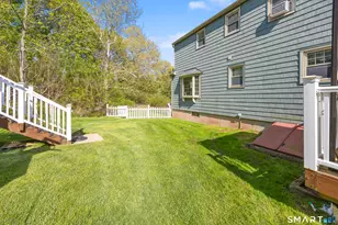 104 Whitney Dr, Meriden, CT 06450 - Photo 9
