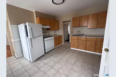 22-24 Bushnell Street, Hartford, CT 06114 - Photo 7