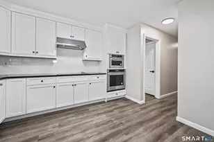 371 Dunfey Ln, Windsor, CT 06095 - Photo 5