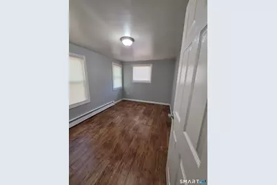 8 Mannz Street, Hartford, CT 06114 - Photo 9