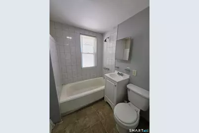 8 Mannz Street, Hartford, CT 06114 - Photo 11