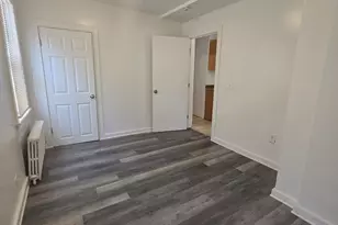 8 Mannz St, Hartford, CT 06114 - Photo 19