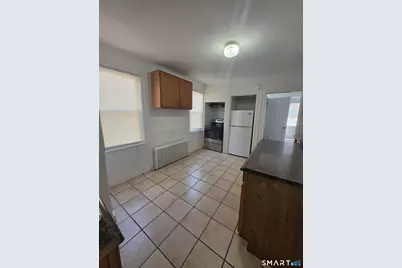8 Mannz Street, Hartford, CT 06114 - Photo 13