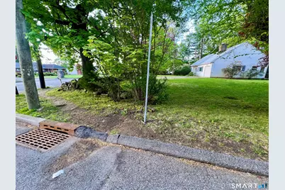 6 Sanford Lane, Stamford, CT 06905 - Photo 3