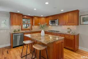 10 Point Beach Dr, Milford, CT 06460 - Photo 7