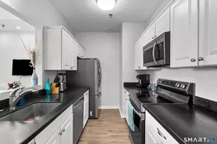 196 Crown St, New Haven, CT 06511 - Photo 3