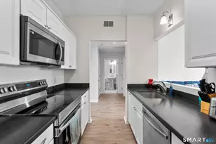 196 Crown St, New Haven, CT 06511 - Photo 5