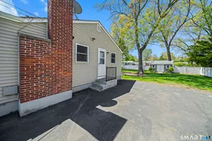 27 Highland Rd, Windsor Locks, CT 06096 - Photo 3