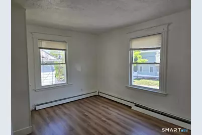 97 Clowes Terrace #RT side, Waterbury, CT 06710 - Photo 3