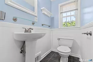20 Seneca Rd, West Hartford, CT 06117 - Photo 15