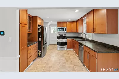 20 Seneca Road, West Hartford, CT 06117 - Photo 9