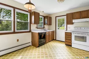3 Jodry St, Waterford, CT 06375 - Photo 3