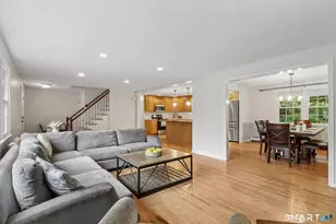 1 Horseshoe Cir, Simsbury, CT 06070 - Photo 5