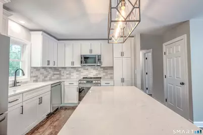 437 Middle Road Turnpike, Woodbury, CT 06798 - Photo 3