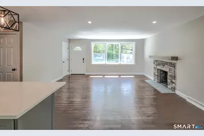 437 Middle Road Turnpike, Woodbury, CT 06798 - Photo 5