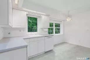 29 Hungry Hill Cir, Guilford, CT 06437 - Photo 9