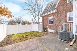58 Post Rd, Fairfield, CT 06824 - Photo 17
