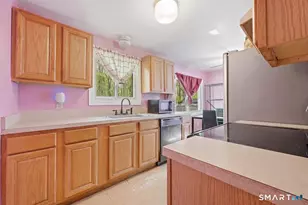 155 Southridge Dr, Windham, CT 06226 - Photo 3