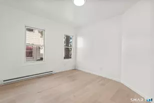 75 Walnut St, Waterbury, CT 06704 - Photo 11