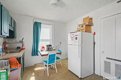 7 University Place, New Haven, CT 06511 - Photo 17