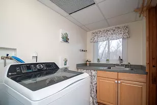 136 Knoll Dr, Hamden, CT 06518 - Photo 37