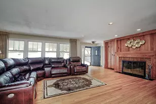 136 Knoll Dr, Hamden, CT 06518 - Photo 3